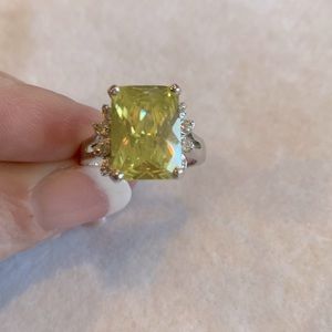 Sterling silver yellow crystal ring